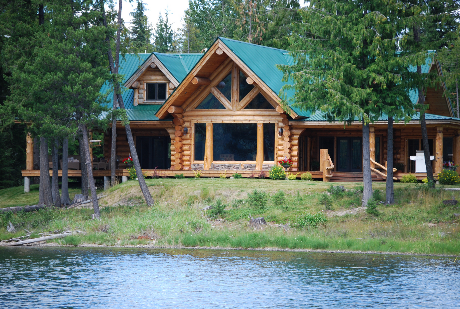 How to Keep Carpenter Bees Away from Log Homes